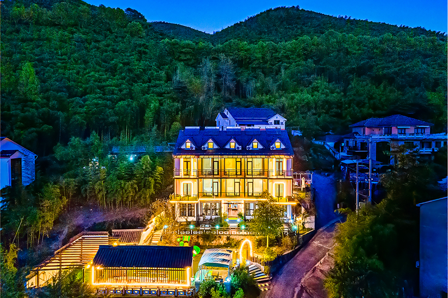 A scenic view of Huzhou Moganshan Bieshuqun