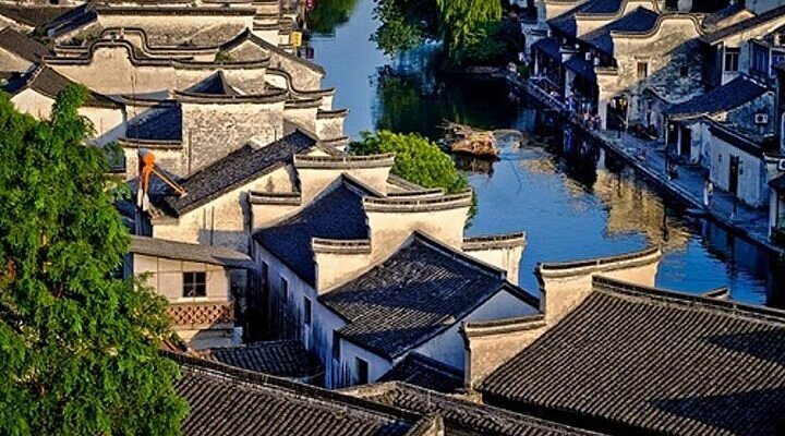 A scenic view of Huzhou Shuanglin Sanqiao