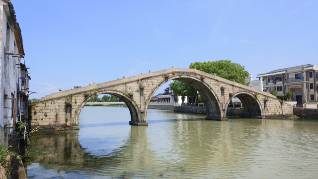 A scenic view of Huzhou Shuanglin Sanqiao