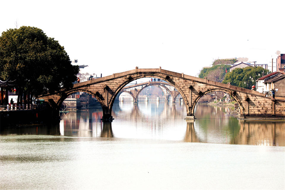 A scenic view of Huzhou Shuanglin Sanqiao