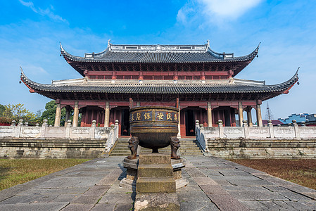 A scenic view of Jiaxing Yanguan Haitang Ji Haishenmiao