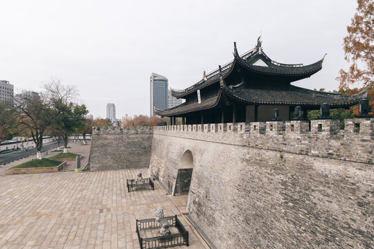 A Culinary Journey Through Jiaxing Zicheng Yizhi: Flavors of Zhejiang