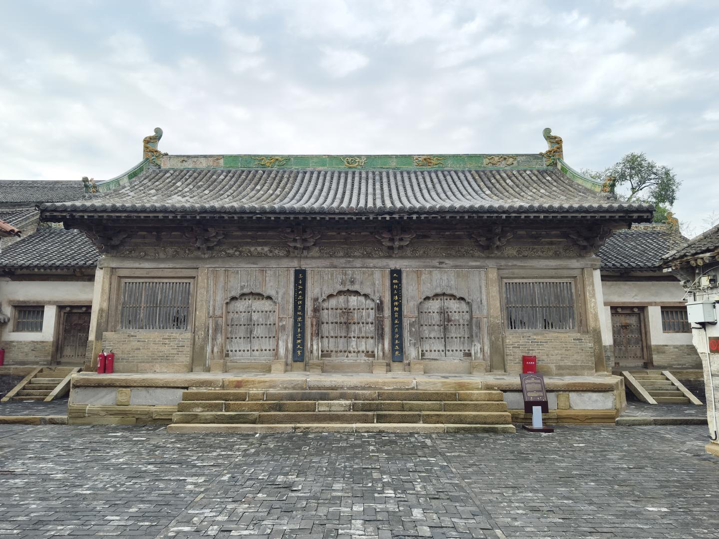A scenic view of Jincheng Dongfeng Wanshou Palace