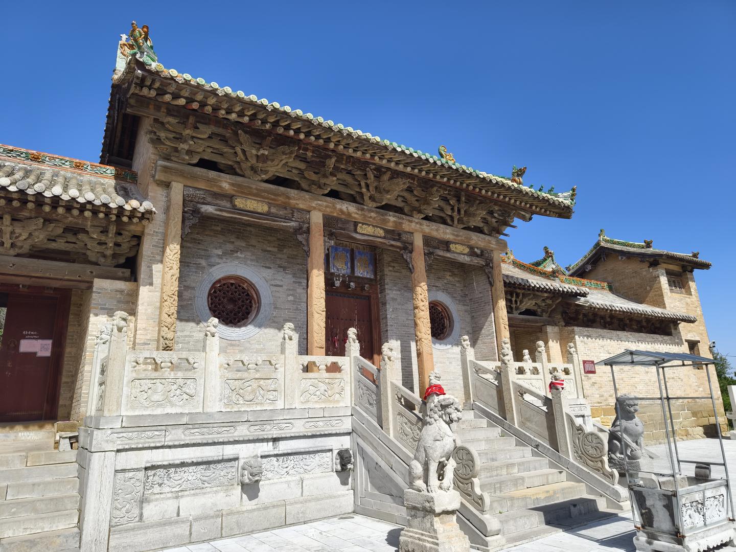A scenic view of Jincheng Jiannan Jidu Temple