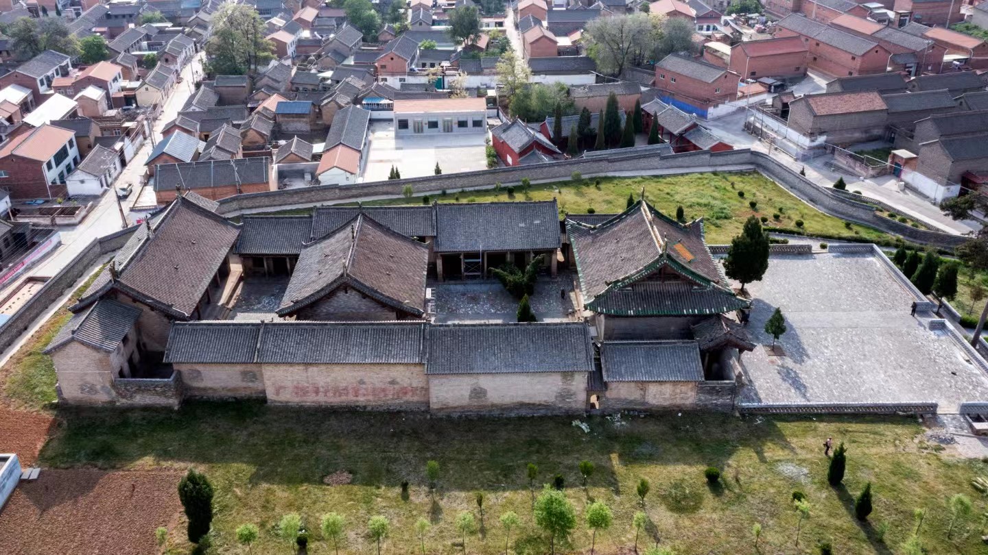 A scenic view of Jincheng Nan Bei Jixiang Temple