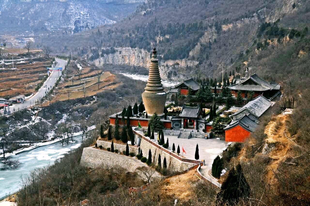 A scenic view of Jincheng Qinglian Temple