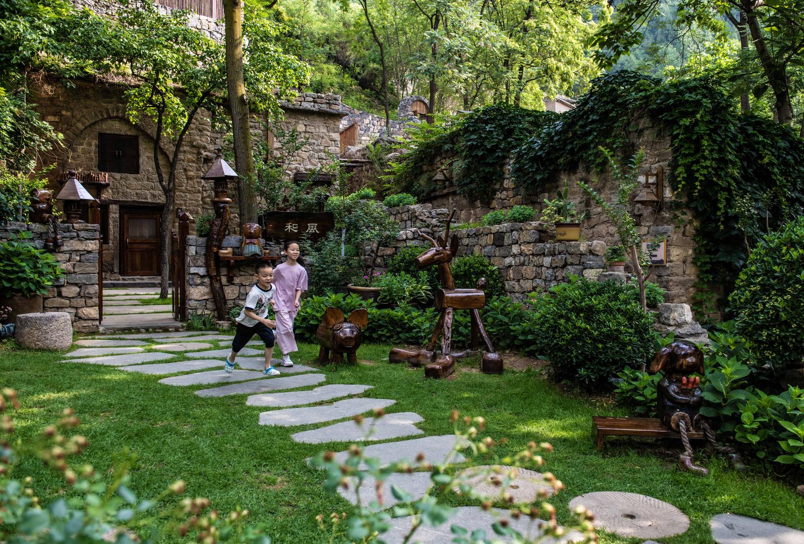 A scenic view of Jincheng Qingmeng Guan