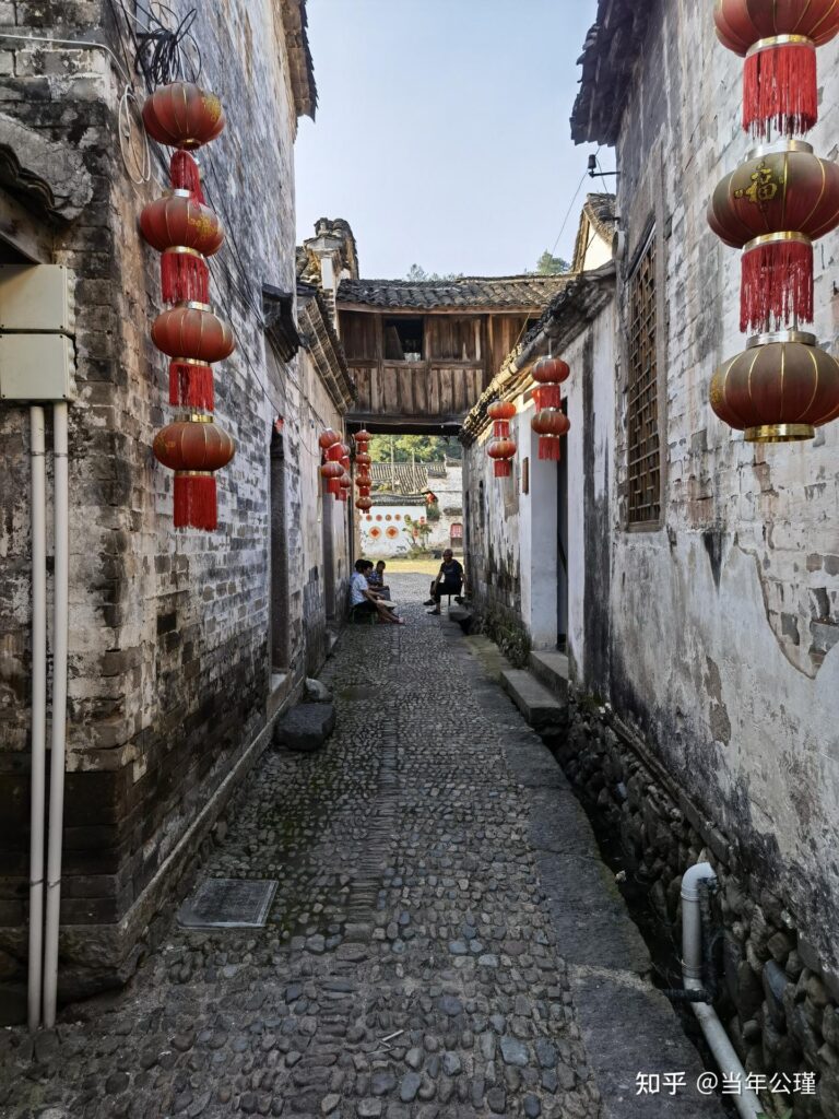Unveiling Jinhua’s Lvzuqian Ji Jiazu Mu: A Journey Through Ancestral Heritage