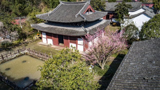 A scenic view of Jinhua Yanfusi