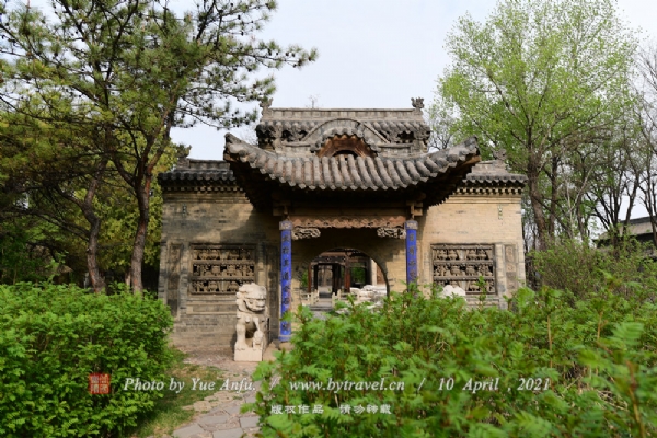 A scenic view of Jinzhong Shitie Tomb Group