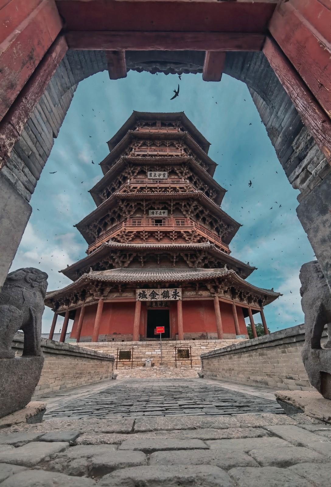 A scenic view of Jinzhong Taiheyan Pailou