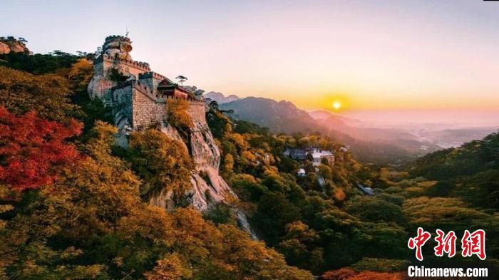 A scenic view of Jinzhou Beizhenmiao