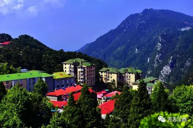 A scenic view of Jiujiang Lushan Huiyi Jiuzhi Bieshuqun
