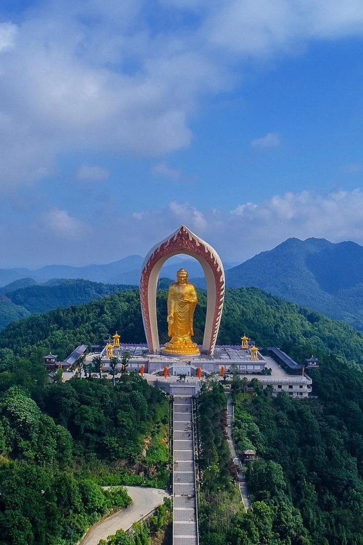 A scenic view of Jiujiang Xiufeng Moya