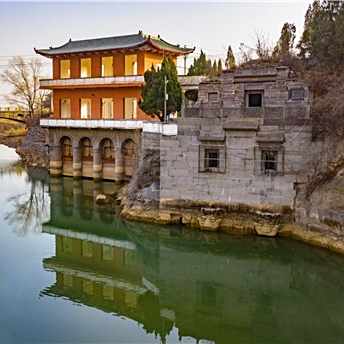 A scenic view of Jiyuan Wulongkougudaishuilishishi