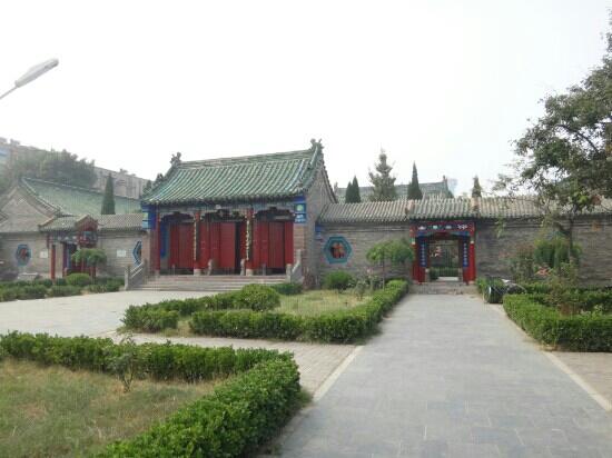 A Traveler’s Guide to Kaifeng Dongdasi: Spirituality Amidst Ancient Beauty