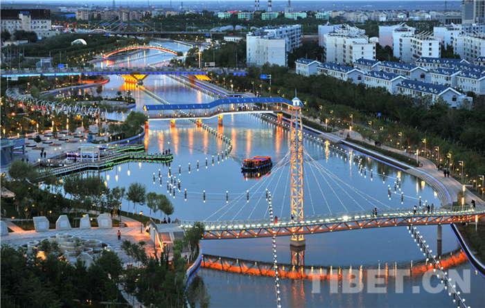 A scenic view of Karamay Xinjiang Diyikou Youjing
