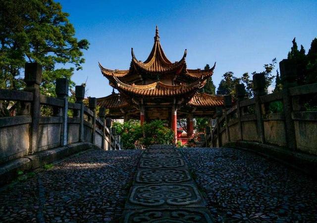 A scenic view of Kunming Anning Wenmiao