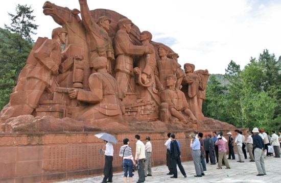 Unveiling Kunming: The Enchanting Landscape of Zhongyang Hongjun Zongbu
