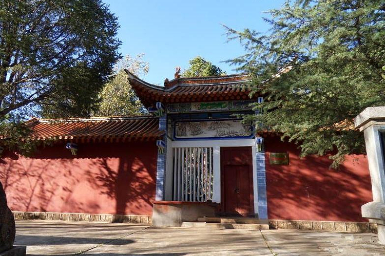 A scenic view of Kunming Wangrenqiu Bei