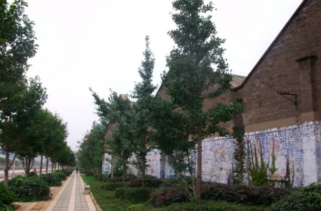 A scenic view of Kunming Zhongyang Diangong Qicai Chang Yichang Jiuzhi