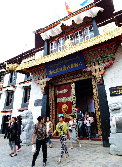 A scenic view of Lasa Chongsai Kang