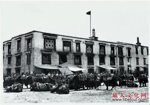 A scenic view of Lasa Sangzhu Pozhang