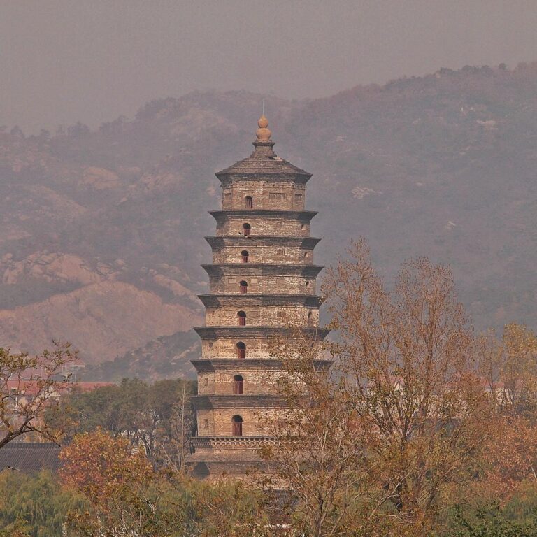 Lianyungang Haiqingsi Ta: Where Scenic Beauty Meets Cultural Heritage