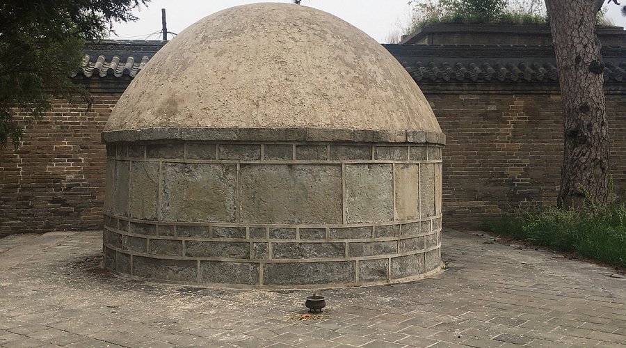 A scenic view of Liaoyang Dongjingling