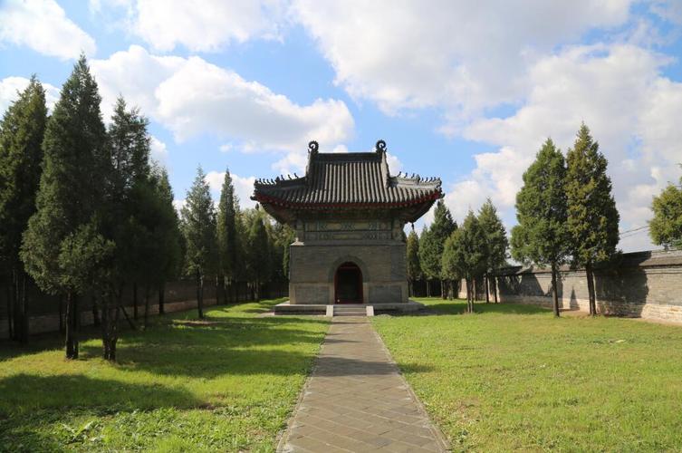 A scenic view of Liaoyang Dongjingling