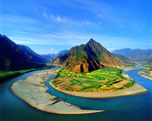 A scenic view of Lijiang Dabaojigong Yu Liulidian