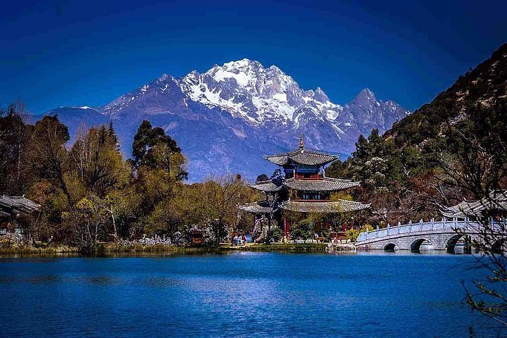 A scenic view of Lijiang Dajuegong Bihua