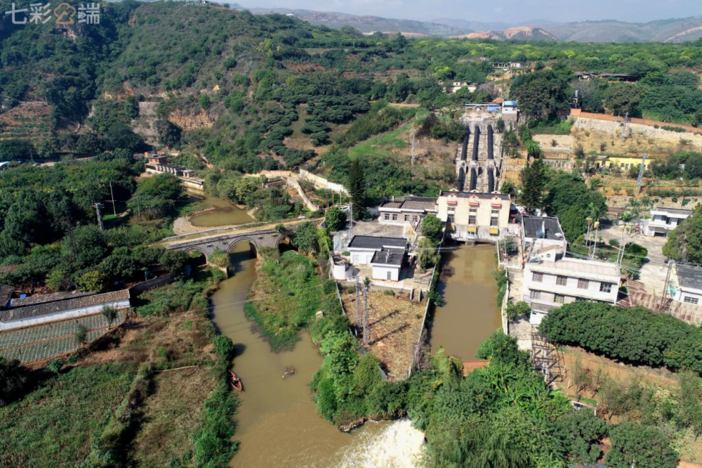 A scenic view of Lincang Liulanghe Mofangqun