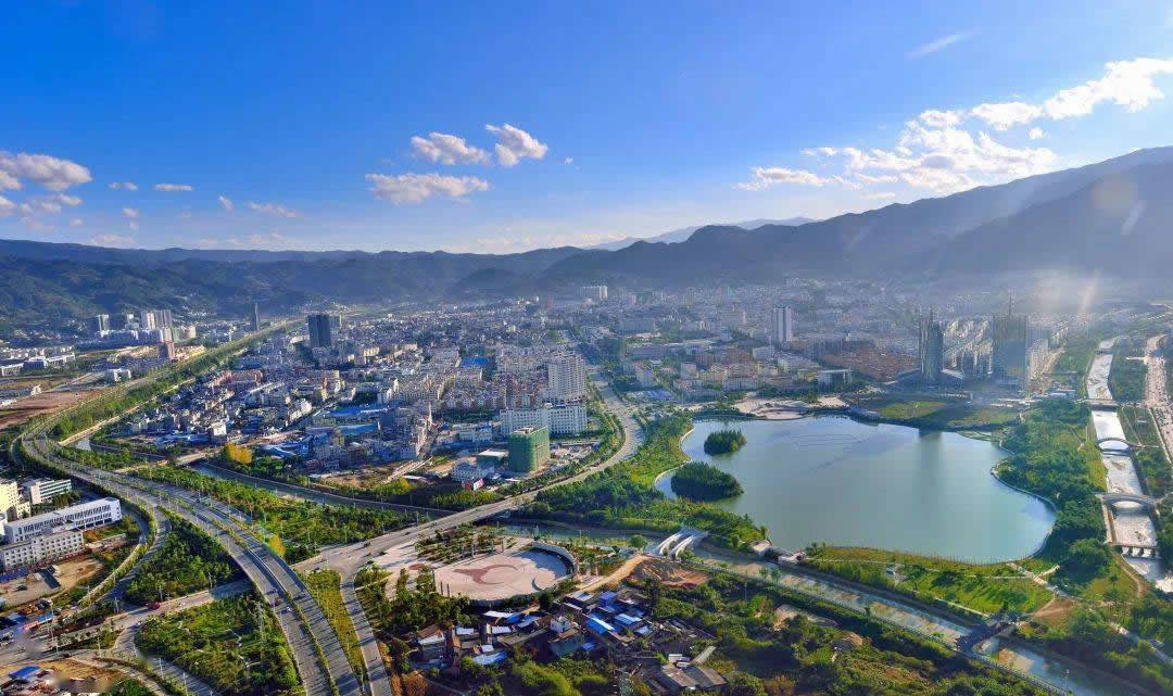 A scenic view of Lincang Liulanghe Mofangqun