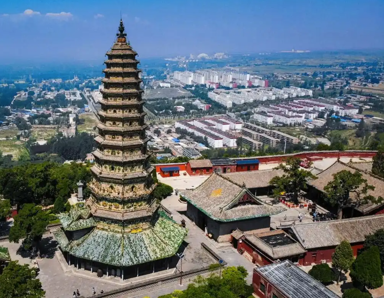 A scenic view of Linfen Hongdong Shangshan Temple