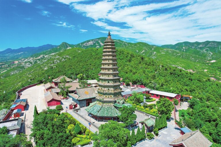 Exploring Linfen’s Hongdong Shangshan Temple: A Journey Through Time and Faith