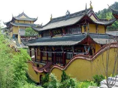 A Spiritual Journey: Exploring the Historic Linfen Pujing Temple