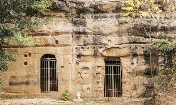 A scenic view of Linfen Qilijiao Thousand Buddha Grottoes