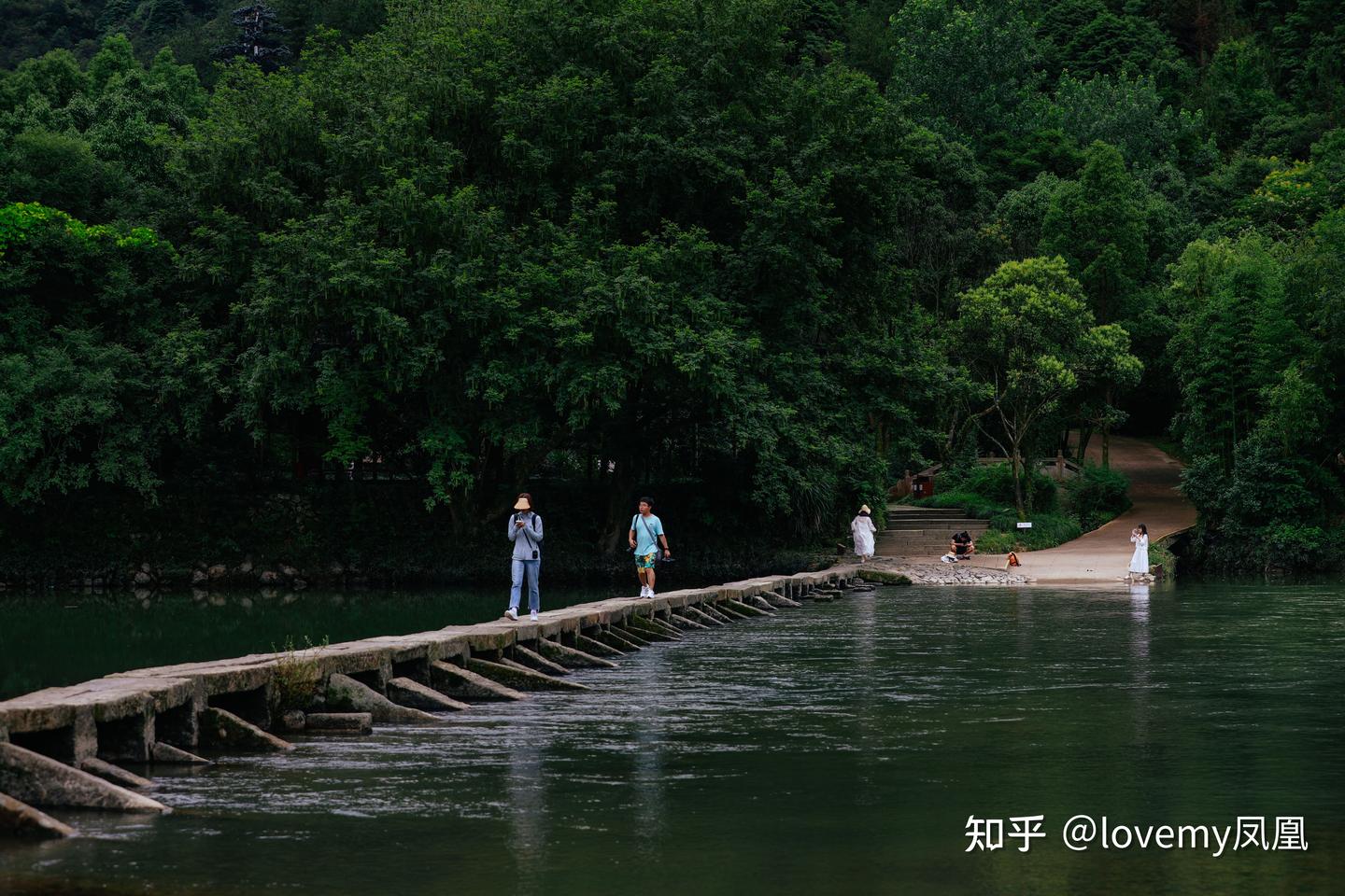 A scenic view of Lishui Xiandu Moya Tiji