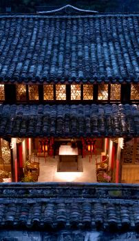A scenic view of Lishui Zhanbao Xiongdi Paifang