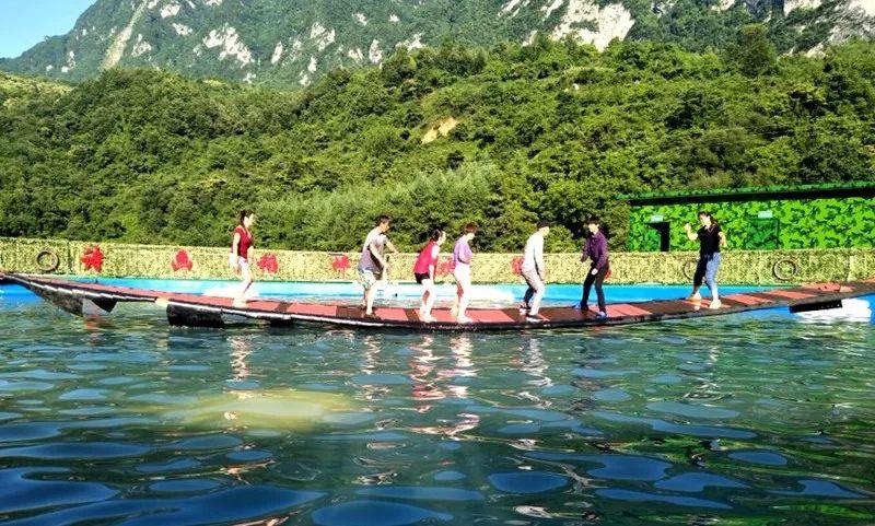 A scenic view of Longnan Xinxiu Baishuilu Ji Moya