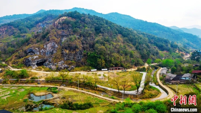 Exploring the Scenic Wonders of Longyan Qihedong Yizhi in Fujian