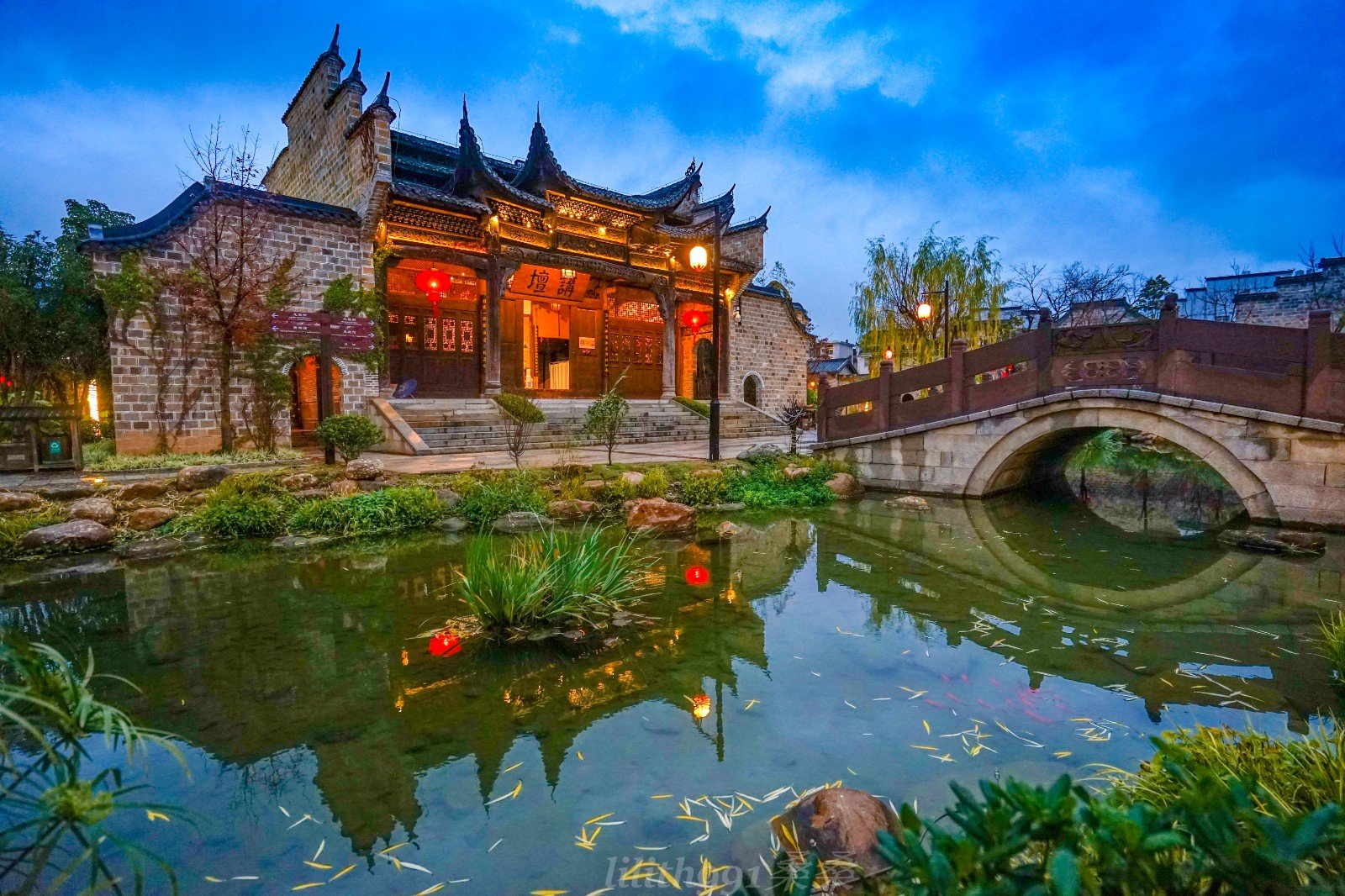 A scenic view of Longyan Tingzhou Chengqiang