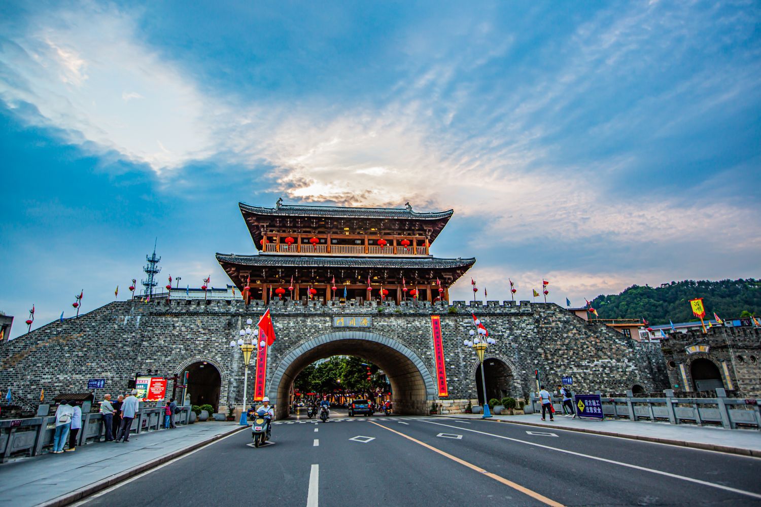 A scenic view of Longyan Tingzhou Chengqiang