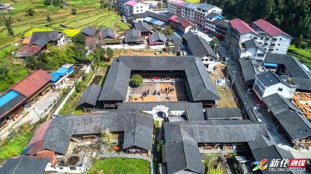 Unveiling the History and Culture of Loudi: A Visit to Honger Juntuan Changzheng Silingbu Jiuzhi