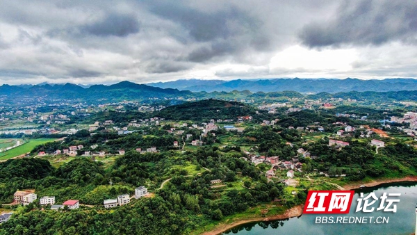 A scenic view of Loudi Xinhua Beita
