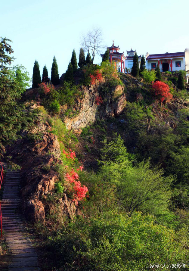 A scenic view of Luan Dushan He Jinzhai Geming Jiuzhiqun