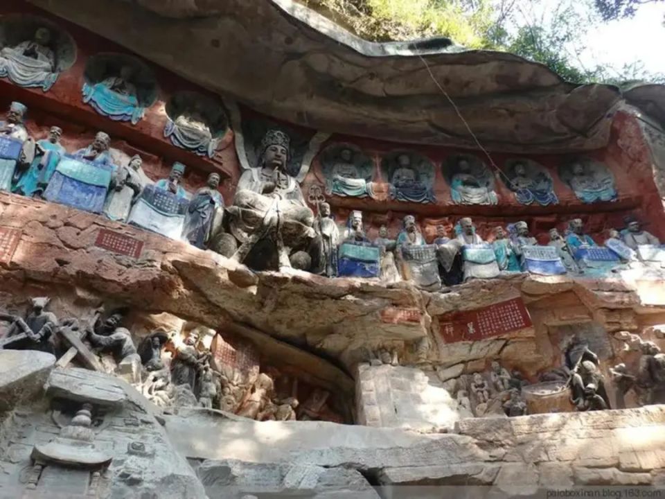 A scenic view of Luliang Fenyang Houtu Shengmu Temple