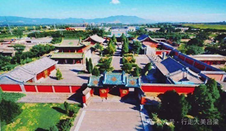 A scenic view of Luliang Fenyang Houtu Shengmu Temple