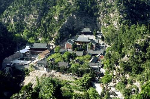 A scenic view of Luliang Guashan Tianning Temple